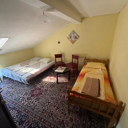 Апартамент Attic