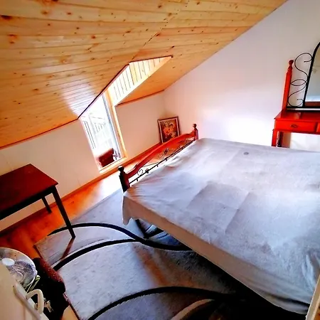 Attic Апартамент Варна
