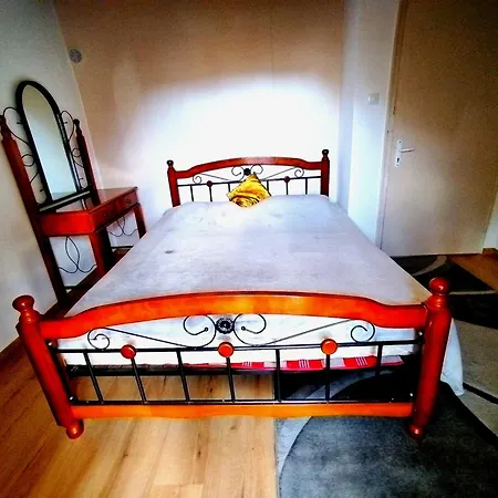 Attic Апартамент *