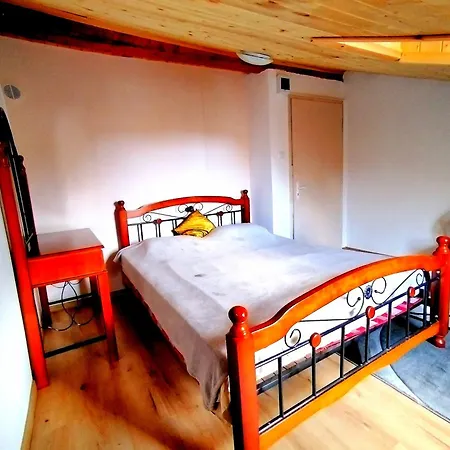 Апартамент Attic